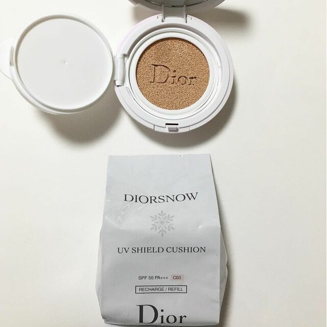 Dior(ディオール)のディオールスノーUVシールドクッションファンデーション コスメ/美容のベースメイク/化粧品(ファンデーション)の商品写真