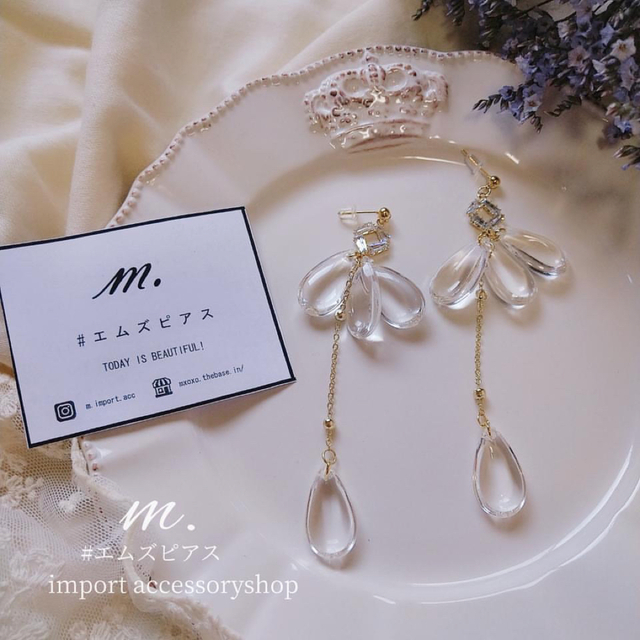 SWAROVSKI(スワロフスキー)の【NEW】新品インポート♡クリア クリスタル 花 ドロップ ロング ピアス レディースのアクセサリー(ピアス)の商品写真