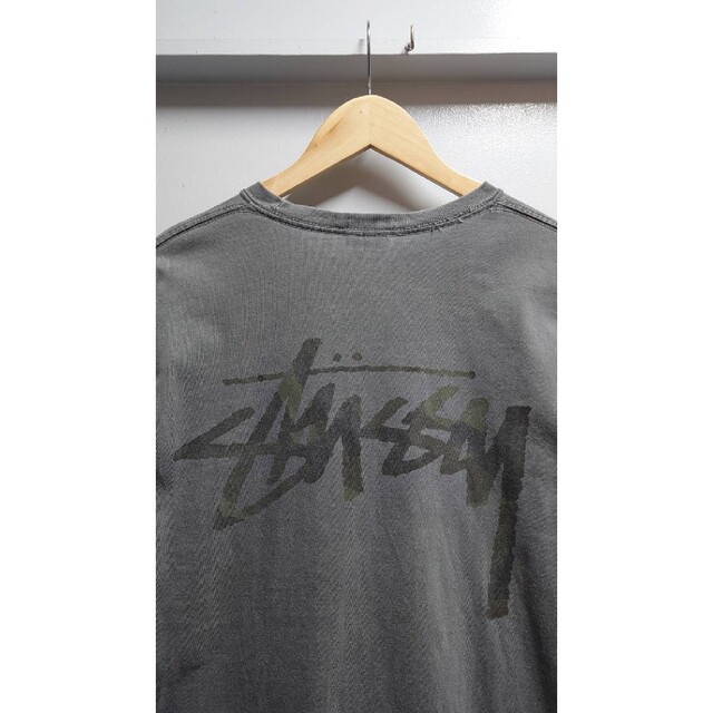 STUSSY(ステューシー)のSTUSSY ガーメントダイ 迷彩柄 ストックロゴ プリント 長袖 Tシャツ メンズのトップス(Tシャツ/カットソー(七分/長袖))の商品写真