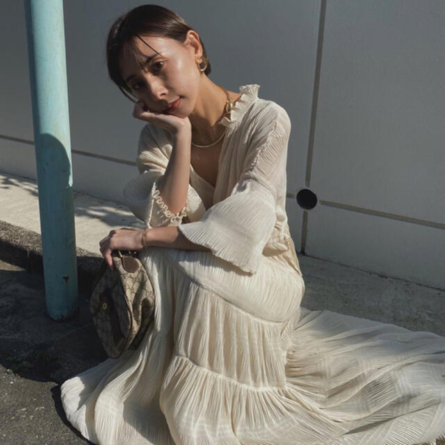 Ameri VINTAGE(アメリヴィンテージ)のAMERI SHIRRING PLEATS DRESS レディースのワンピース(ロングワンピース/マキシワンピース)の商品写真
