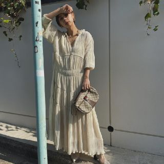 アメリヴィンテージ(Ameri VINTAGE)のAMERI SHIRRING PLEATS DRESS(ロングワンピース/マキシワンピース)