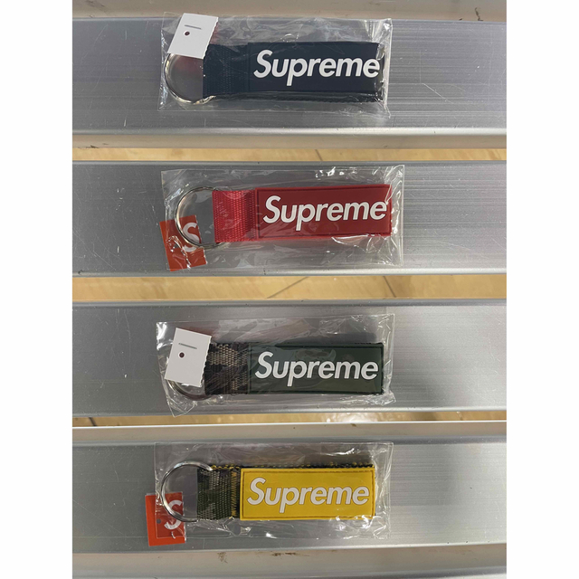 Supreme Webbing Keychain 4色セット