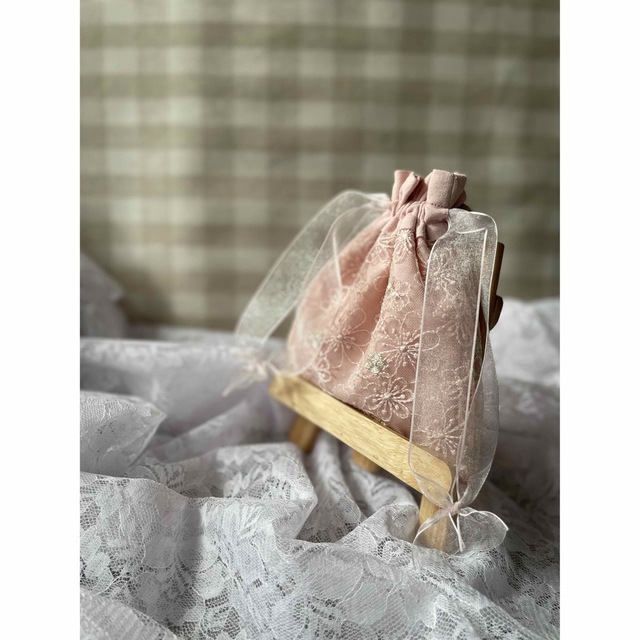 くすみカラーレース巾着袋 レディースのファッション小物(ポーチ)の商品写真