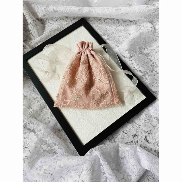 くすみカラーレース巾着袋 レディースのファッション小物(ポーチ)の商品写真