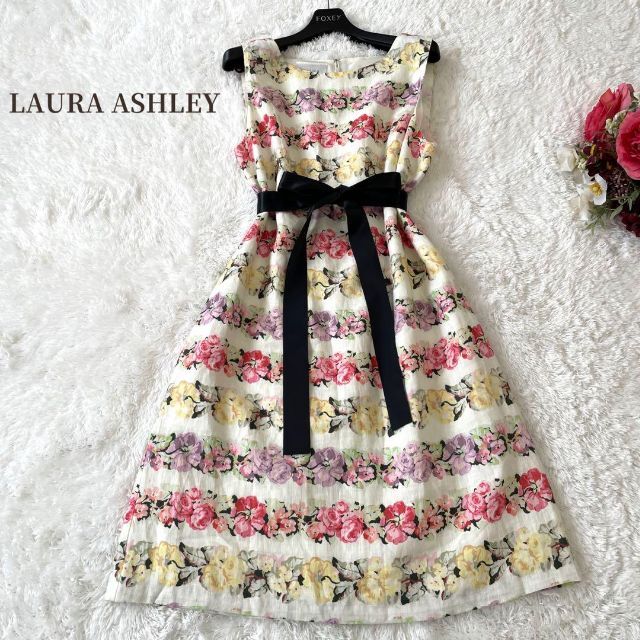 美品✨LAURA ASHLEY ワンピース　花柄　可愛い　膝丈　ホワイト　M