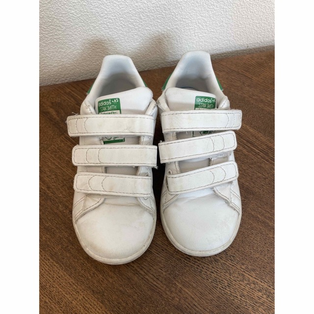 adidas(アディダス)のアディダス　adidas スタンスミス　スニーカー　キッズ　15cm キッズ/ベビー/マタニティのキッズ靴/シューズ(15cm~)(スニーカー)の商品写真