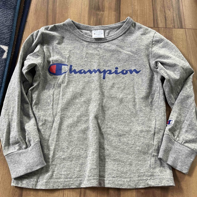 Champion(チャンピオン)のチャンピオン130ロンT 2枚セット　ゴメス様専用 キッズ/ベビー/マタニティのキッズ服男の子用(90cm~)(Tシャツ/カットソー)の商品写真