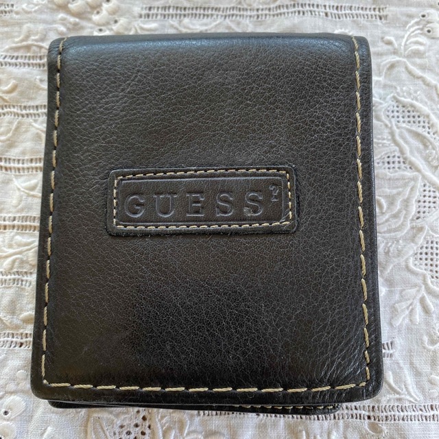 GUESS(ゲス)のゲス　GUSS サイフ　財布　二つ折り　パスケース付き メンズのファッション小物(折り財布)の商品写真