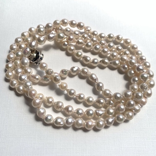 バロックパール　アコヤ真珠のロングネックレスです