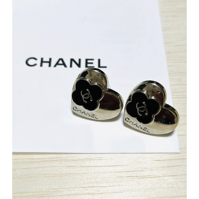 CHANEL(シャネル)のシャネル  ヴィンテージボタンピアス レディースのアクセサリー(ピアス)の商品写真