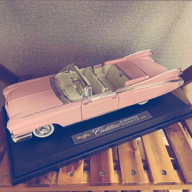 Cadillac Eldorado Biarritz (1959) 1/18模型