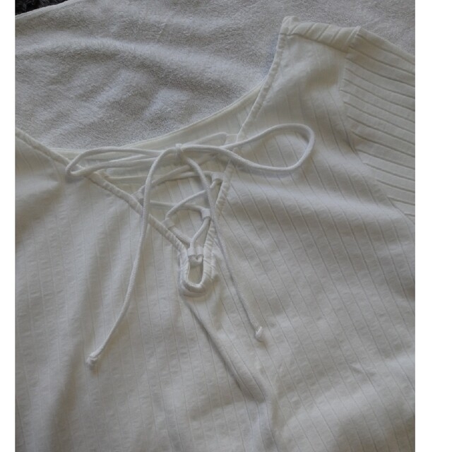 GU(ジーユー)のＧＵ　半袖カットソー　M　白 レディースのトップス(カットソー(半袖/袖なし))の商品写真