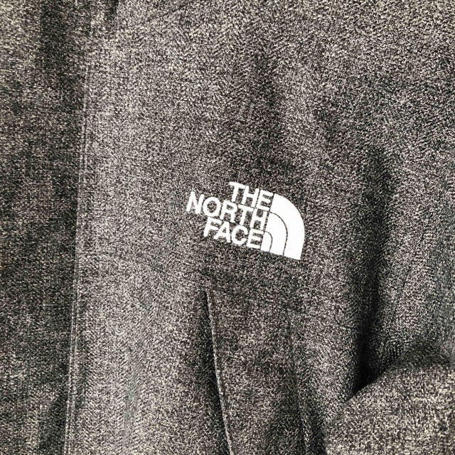 THE NORTH FACE(ザノースフェイス)のTHE NORTH FACE  ノベルティー スクープ ジャケット グレ メンズのジャケット/アウター(マウンテンパーカー)の商品写真