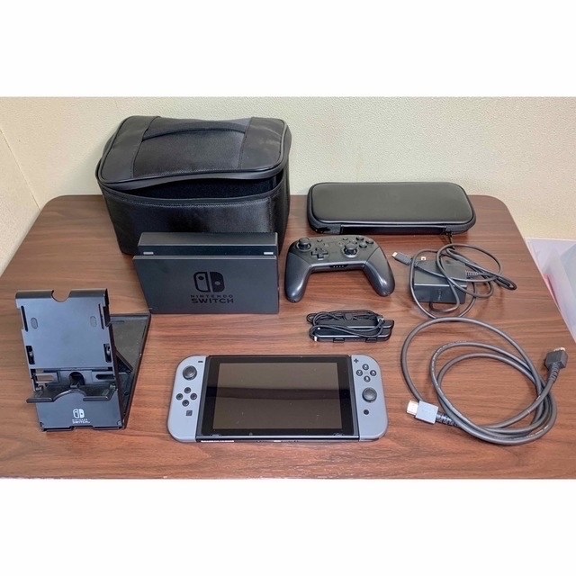 Nintendo Switch(ニンテンドースイッチ)のニンテンドースイッチ本体と周辺機器 エンタメ/ホビーのゲームソフト/ゲーム機本体(家庭用ゲーム機本体)の商品写真