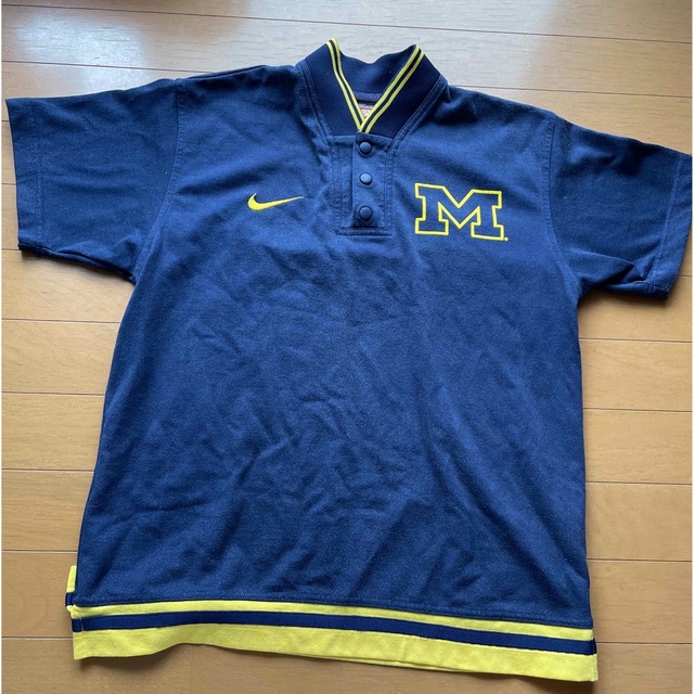 NIKE(ナイキ)のNIKE Michigan Tシャツ キッズ/ベビー/マタニティのキッズ服男の子用(90cm~)(Tシャツ/カットソー)の商品写真