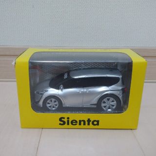 【非売品】TOYOTA Sienta トヨタ シエンタ プルバックカー(ノベルティグッズ)