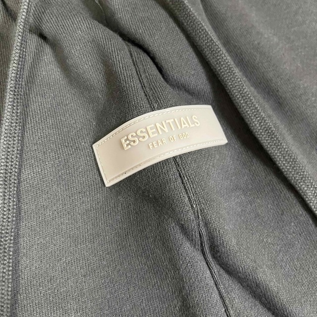 FEAR OF GOD(フィアオブゴッド)の新品 FOG ESSENTIALS 1977 L ハーフパンツ メンズのパンツ(ショートパンツ)の商品写真