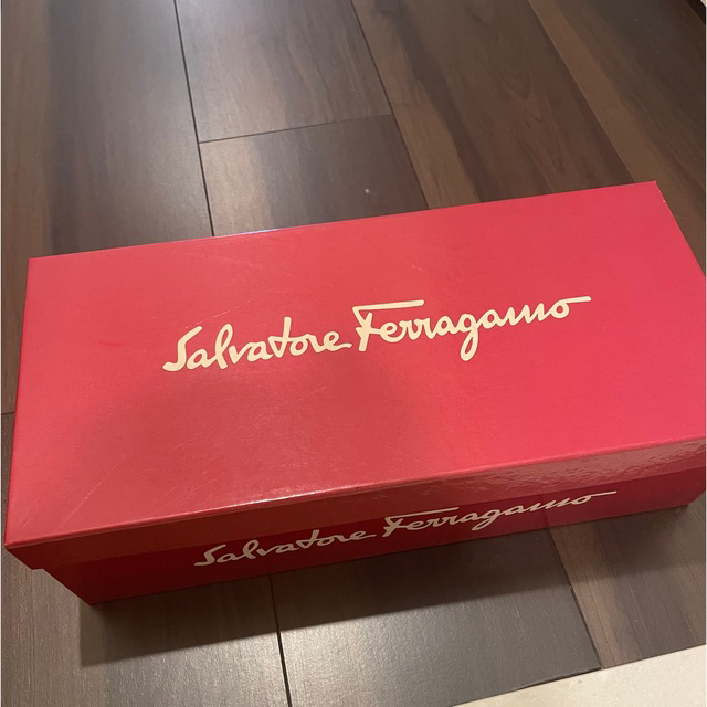 Salvatore Ferragamo(サルヴァトーレフェラガモ)のフェラガモ　リボン　パンプス レディースの靴/シューズ(ハイヒール/パンプス)の商品写真