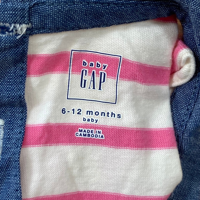 baby GAP ピンク ボーダー デニム シャツ 70cm 6-12ヵ月 キッズ/ベビー/マタニティのベビー服(~85cm)(Ｔシャツ)の商品写真