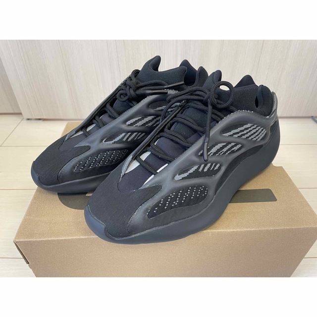 adidas YEEZY 700 V3