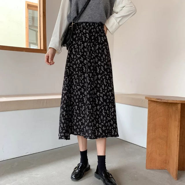 花柄 ロングスカート フレアスカート ブラック Aラインスカート 花柄 ロングスカート フレアスカート ブラック Aラインスカート