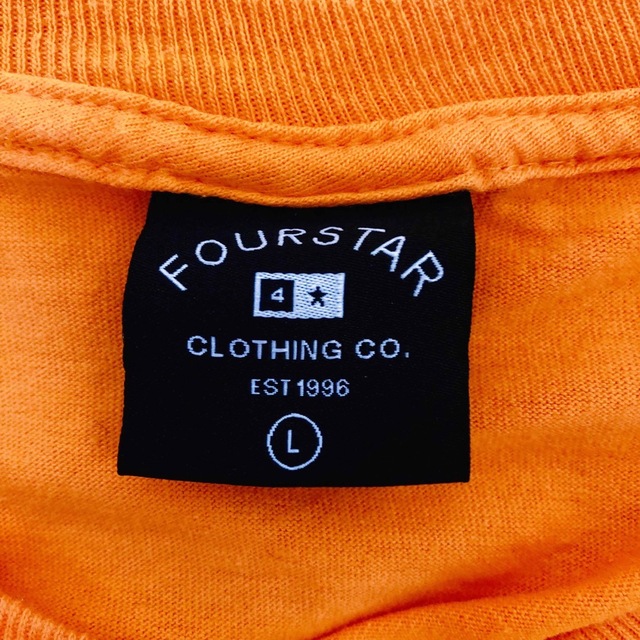 FOURSTAR(フォースター)のFOURSTAR メンズTシャツ　オレンジ　半袖 メンズのトップス(Tシャツ/カットソー(半袖/袖なし))の商品写真