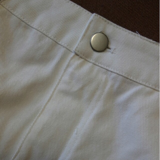 GRL(グレイル)のグレイル　スカート　白　Mサイズ レディースのスカート(ミニスカート)の商品写真