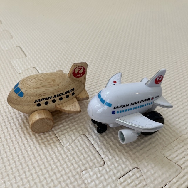 JAL(日本航空)(ジャル(ニホンコウクウ))のJALオモチャ キッズ/ベビー/マタニティのおもちゃ(電車のおもちゃ/車)の商品写真