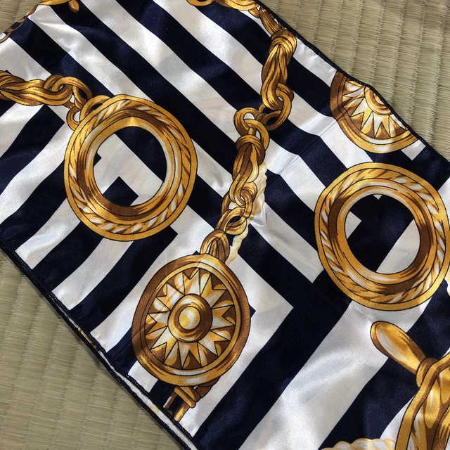 新品　チェーン　スカーフ レディースのファッション小物(バンダナ/スカーフ)の商品写真