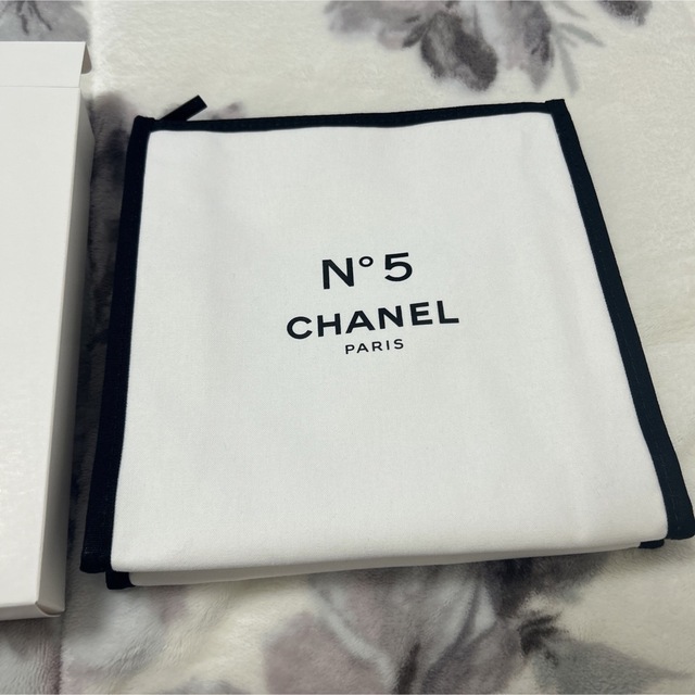 CHANEL(シャネル)のシャネル★ノベルティ未使用ポーチ レディースのファッション小物(ポーチ)の商品写真