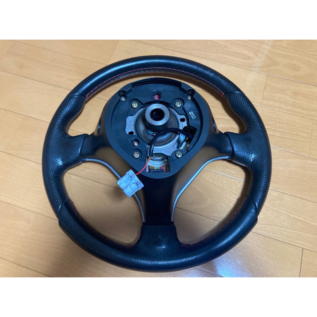 momo NISSAN専用ステアリング - 自動車 momo NISSAN専用ステアリング - 自動車