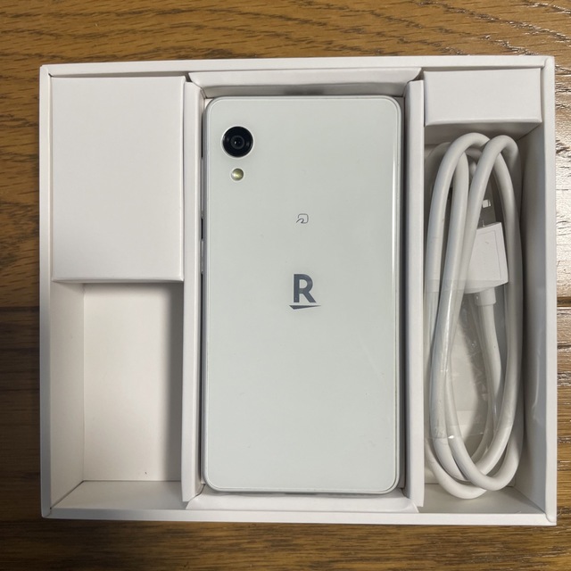 Rakuten(ラクテン)のRakuten mini 本体 スマホ/家電/カメラのスマートフォン/携帯電話(スマートフォン本体)の商品写真