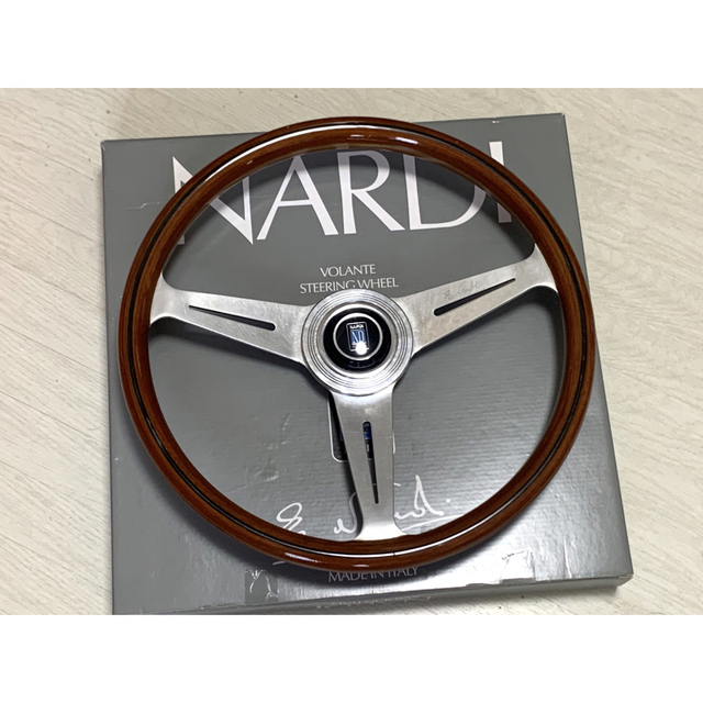 希少【NARDI Classic】36.5Φ ウッドステアリング 即決大歓迎 国内発送