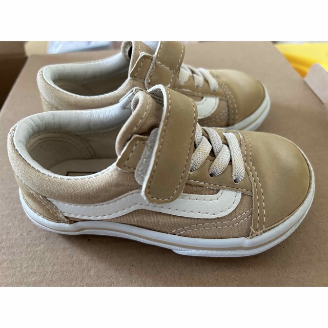 VANS(ヴァンズ)のvansスニーカー　ベージュ14センチ キッズ/ベビー/マタニティのベビー靴/シューズ(~14cm)(スニーカー)の商品写真