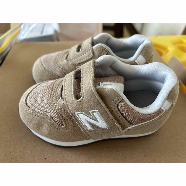 New Balance(ニューバランス)のニューバランス　IZ996 ベージュ　13.5センチ キッズ/ベビー/マタニティのベビー靴/シューズ(~14cm)(スニーカー)の商品写真