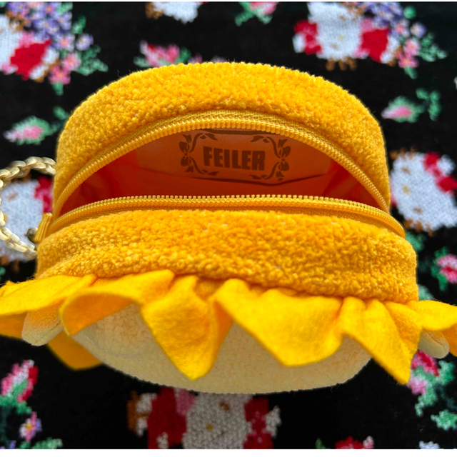 FEILER(フェイラー)のFEILER フェイラー　BARNEYS  バーニーズ　ライオンフェイス　ポーチ レディースのファッション小物(ポーチ)の商品写真