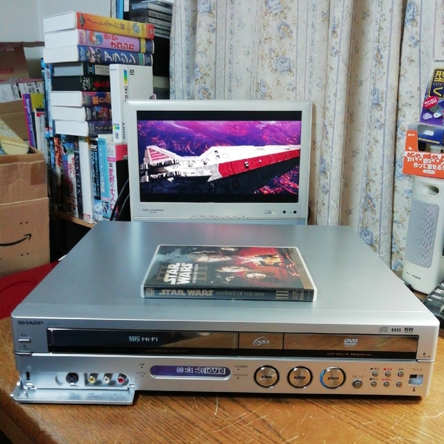 SHARP(シャープ)の(訳あり)SHARP HDD/DVD/VHSレコーダー【DV-TR11】 スマホ/家電/カメラのテレビ/映像機器(DVDレコーダー)の商品写真