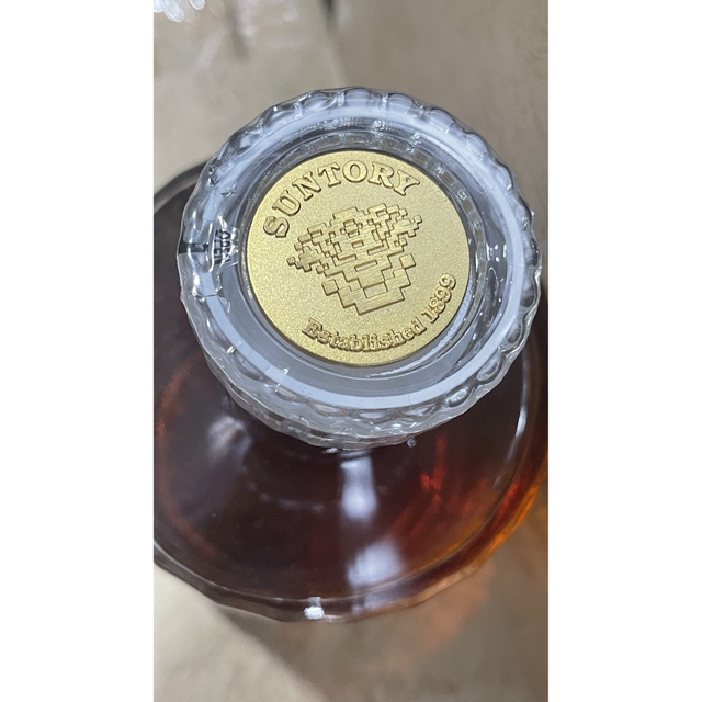 サントリー(サントリー)の未開封　サントリー　響　２１年　旧ボトル　金ラベル　７００ｍｌ　ウイスキー 食品/飲料/酒の酒(ウイスキー)の商品写真