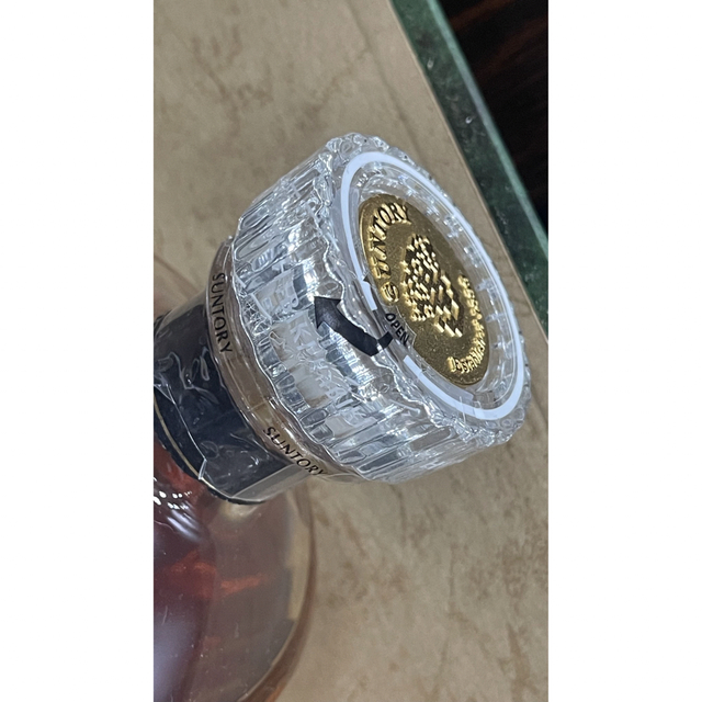 サントリー(サントリー)の未開封　サントリー　響　２１年　旧ボトル　金ラベル　７００ｍｌ　ウイスキー 食品/飲料/酒の酒(ウイスキー)の商品写真