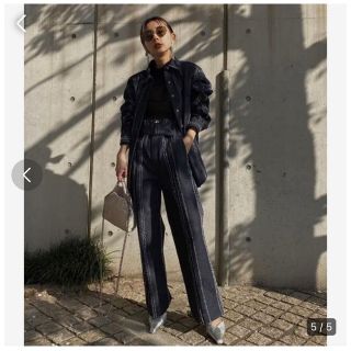 アメリヴィンテージ(Ameri VINTAGE)のアメリヴィンテージ　NEEDLE STRIPE DENIM PANTS(デニム/ジーンズ)