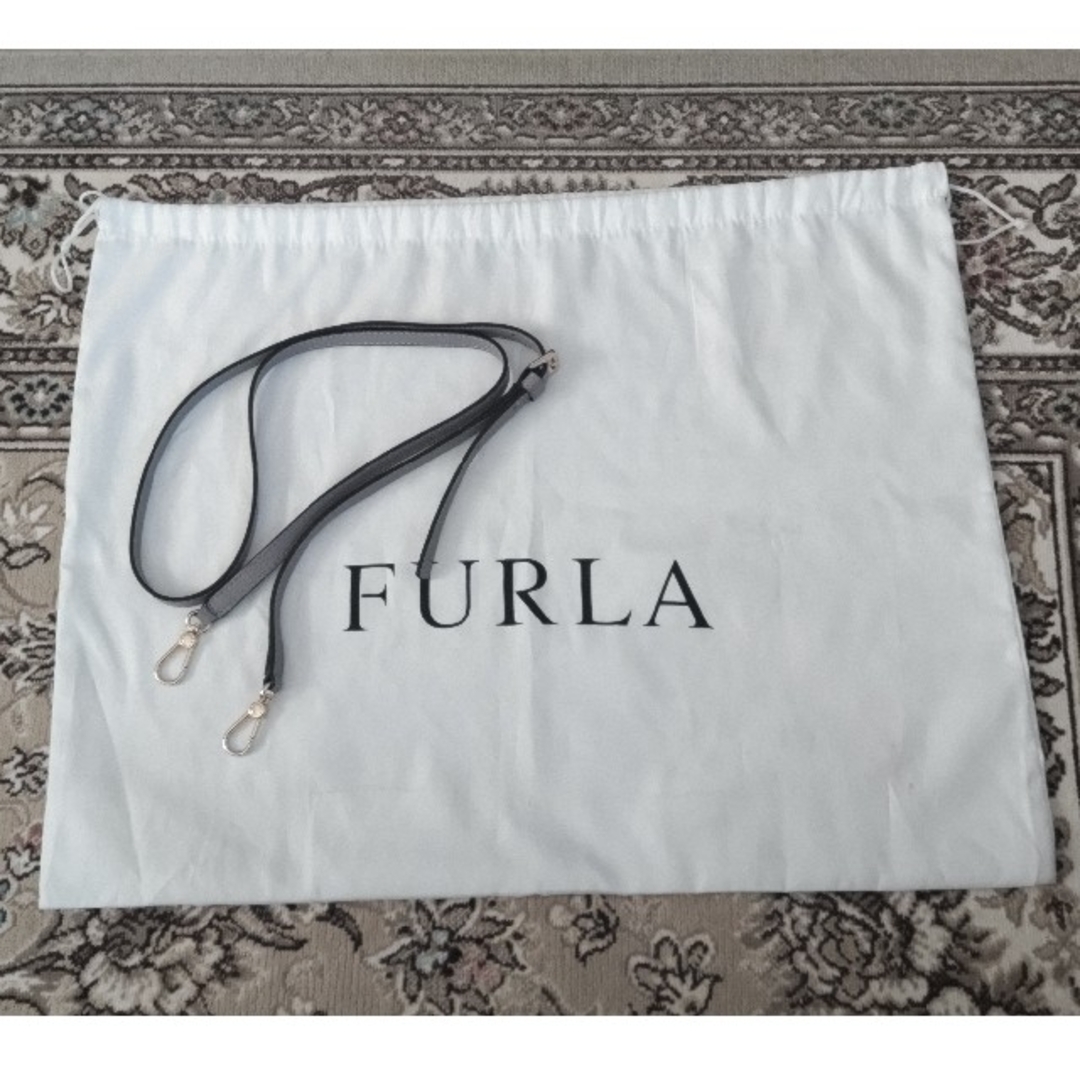 Furla(フルラ)のフルラ　FURLA　ハンドバッグ　ショルダーバッグ　グレー レディースのバッグ(ハンドバッグ)の商品写真