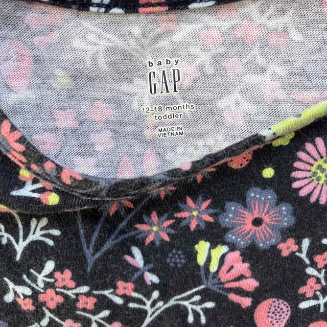 babyGAP(ベビーギャップ)のbaby GAP ネイビー花柄プリントチュニック　80cm キッズ/ベビー/マタニティのベビー服(~85cm)(シャツ/カットソー)の商品写真