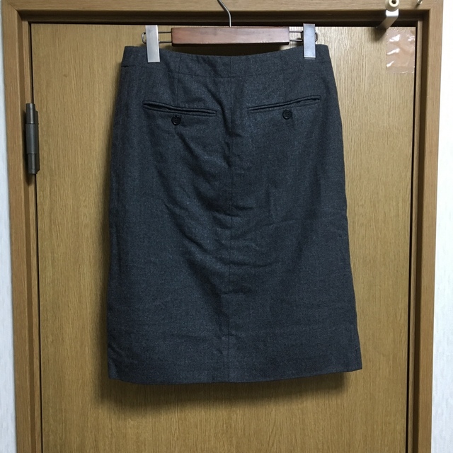 miumiu(ミュウミュウ)のmiumiu ミュウミュウ スカート 膝丈スカート レディースのスカート(ひざ丈スカート)の商品写真