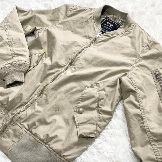 ALPHA INDUSTRIES(アルファインダストリーズ)のALPHA INDUSTRIES ミリタリージャケット　ナチュラル　サイズS メンズのジャケット/アウター(ミリタリージャケット)の商品写真