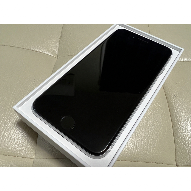 iPhone SE2 64GB ホワイト simフリー 美品