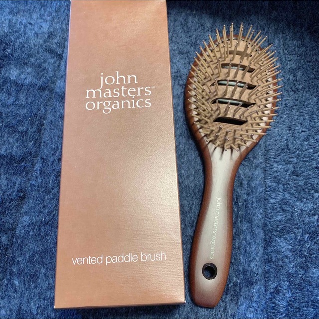 John Masters Organics(ジョンマスターオーガニック)のジョンマスターオーガニック ベントパドルブラシ コスメ/美容のヘアケア/スタイリング(ヘアブラシ/クシ)の商品写真