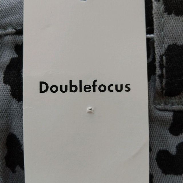 【タグ付き】Doublefocus【67】アニマル柄 スキニーパンツ グレー レディースのパンツ(カジュアルパンツ)の商品写真