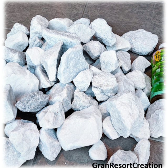 【送料無料】寒水石　20㎏　結晶　ホワイトロック　大理石　ロックガーデン 庭石 インテリア/住まい/日用品のインテリア小物(その他)の商品写真