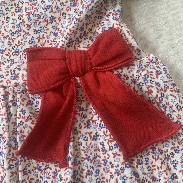 PETIT BATEAU(プチバトー)のプチバトー　花柄ワンピース　新品　18m キッズ/ベビー/マタニティのベビー服(~85cm)(ワンピース)の商品写真