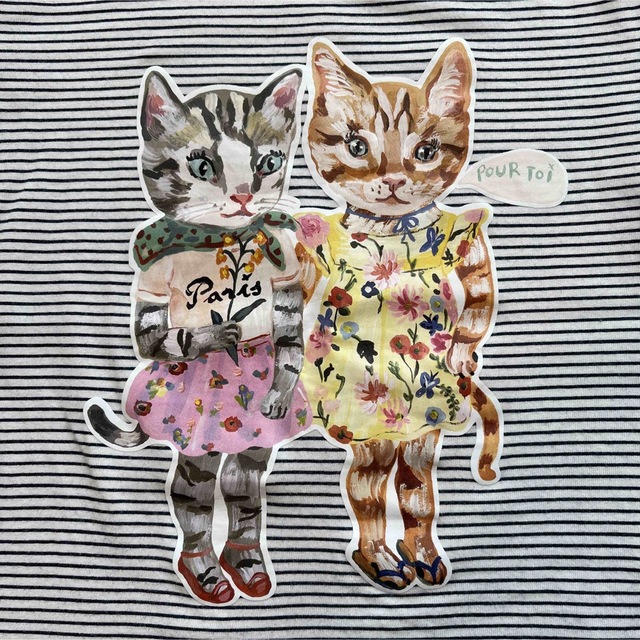 H&M(エイチアンドエム)のH&M 猫柄Tシャツ キッズ/ベビー/マタニティのキッズ服女の子用(90cm~)(Tシャツ/カットソー)の商品写真